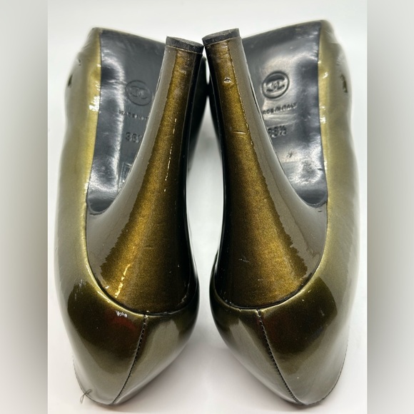 CHANEL Patent Leather Green Pumps, • Interlocking CC Logo. Size 38.5 (US 8.5) - Picture 8 of 9